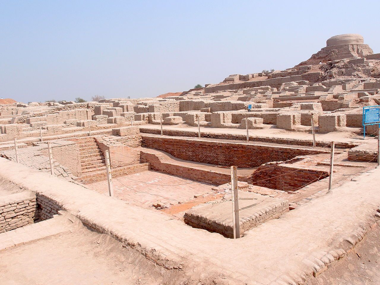 mohenjodaro.jpg (256 KB)